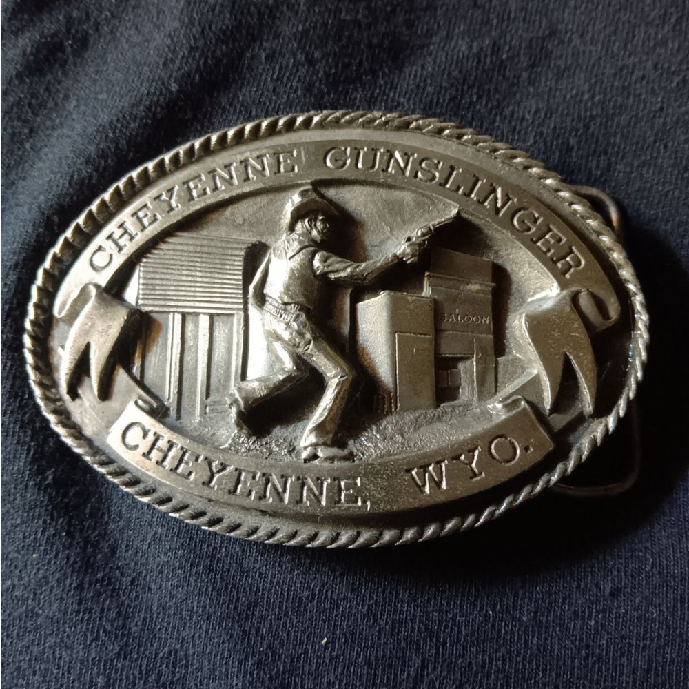 Cheyenne gunslinger Wyoming vintage buckle belt